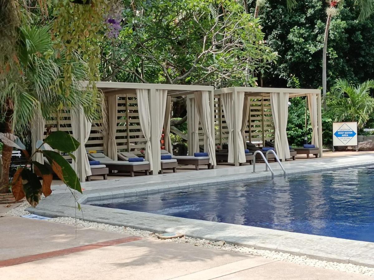 Let'S Hyde Pattaya Resort & Villas - Pool Cabanas Exterior photo